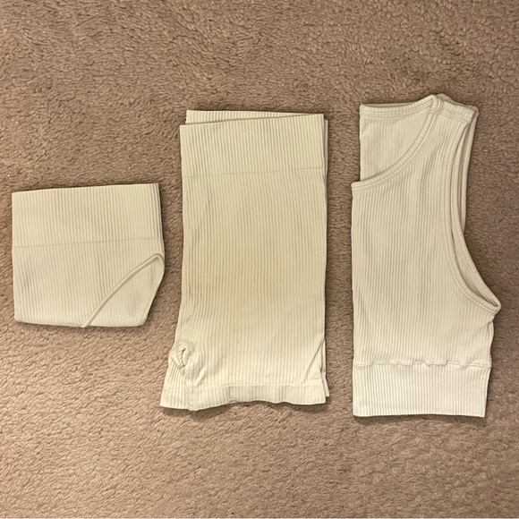 SKIMS Stretch Rib Set Bone - Picture 5 of 6